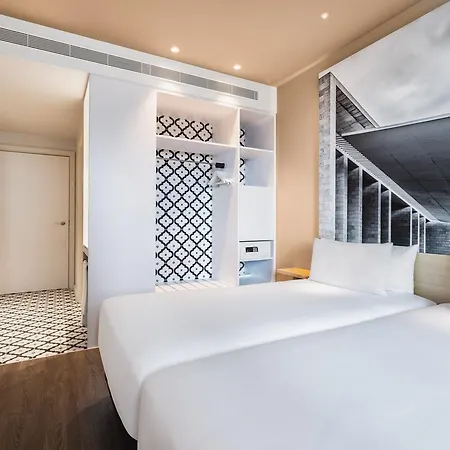 Hotel Ikonik 3*