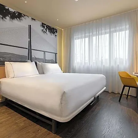 Ikonik Hotel